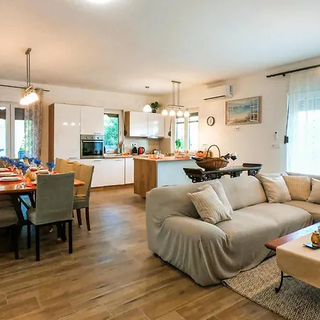 Vakantiehuis Awesome In *