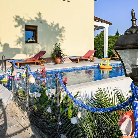 Vakantiehuis Awesome In *