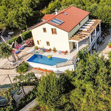 Vakantiehuis Awesome In *